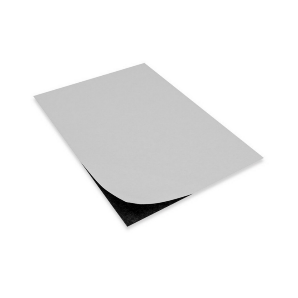 Lámina Imantada Carta Adhesiva, ideal para personalizar imanes, tarjetas y decoraciones. Fácil de usar, adaptable y perfecta para proyectos creativos.