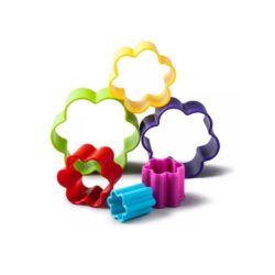 Juego de moldes plásticos para galletas, 6 piezas, perfectos para crear deliciosas galletas con formas divertidas y originales.